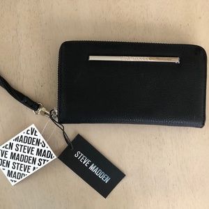 Steve Madden Zip Wallet